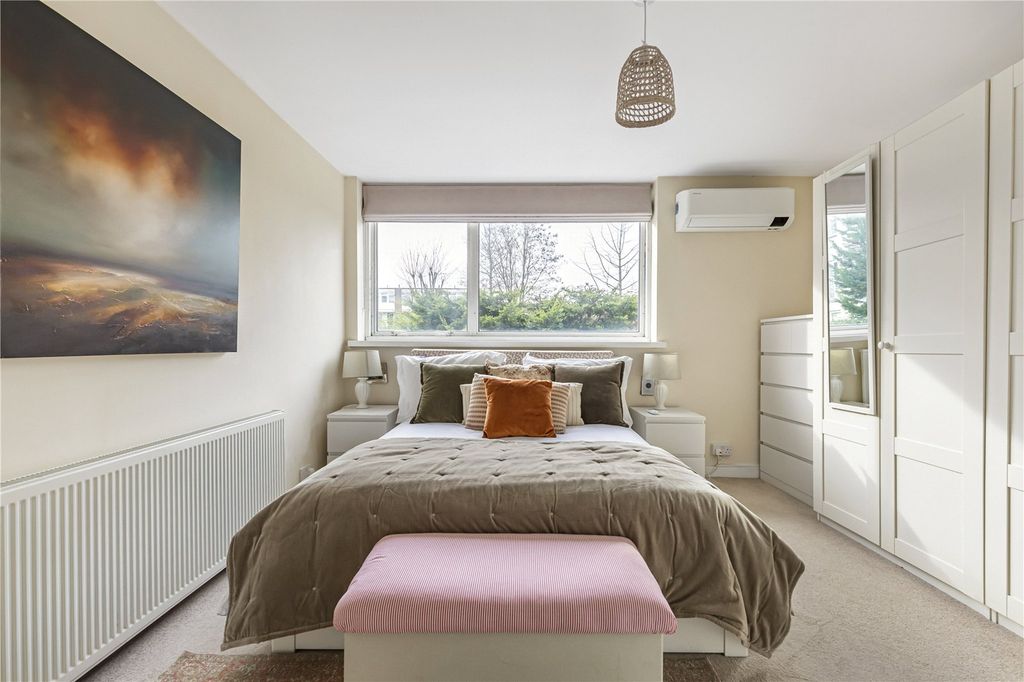 Property photo 3 of 13 Bedroom