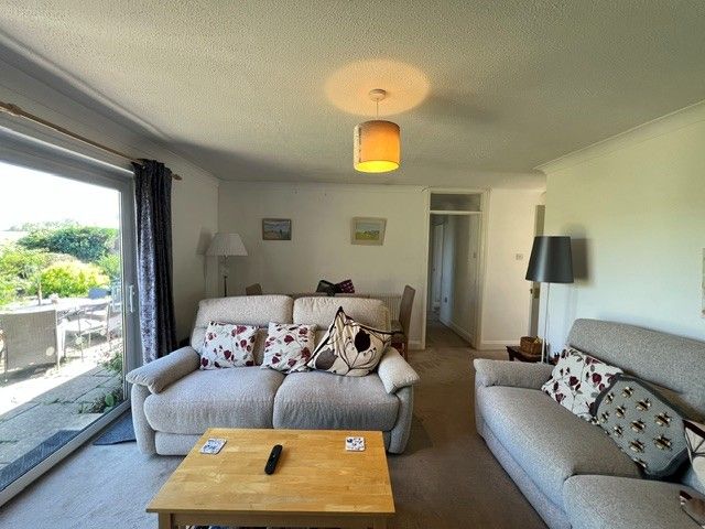 Property photo 3 of 18 Living Room