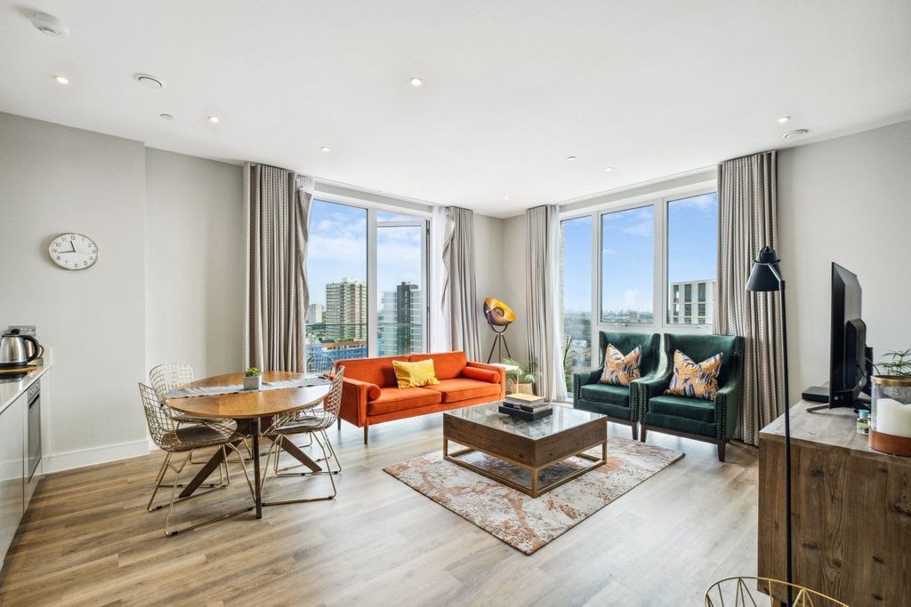 Property photo 3 of 19