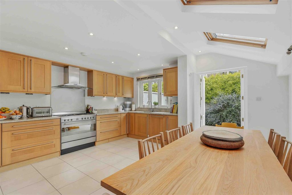 Property photo 2 of 17
