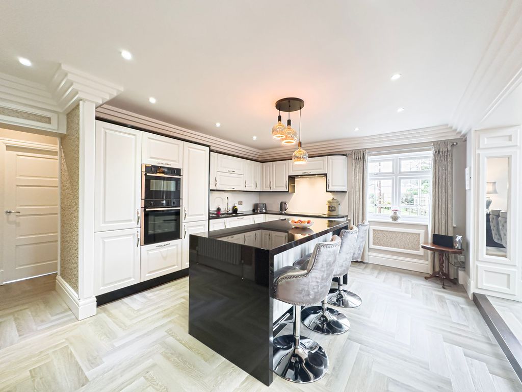 Property photo 2 of 30