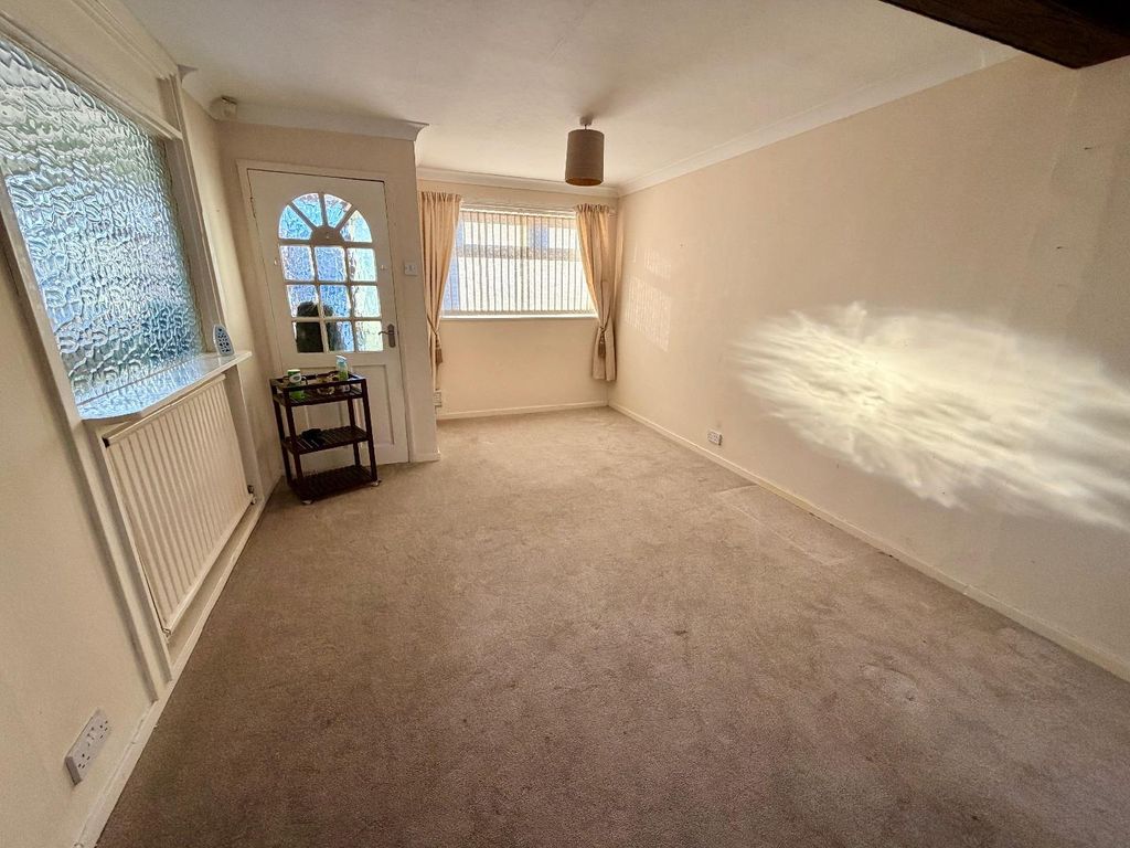 Property photo 3 of 10 Dining Area