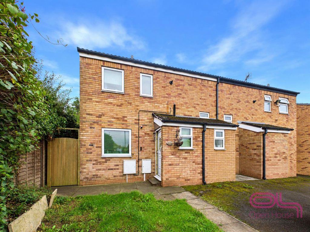 Property photo 2 of 24 Cam03173G0-Pr0132-Still002-Decluttered.Jpg