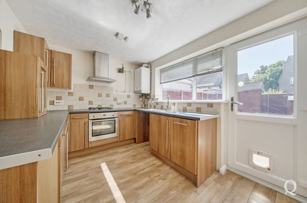 Property photo 2 of 21 c88A9dc9-B65F-40B...