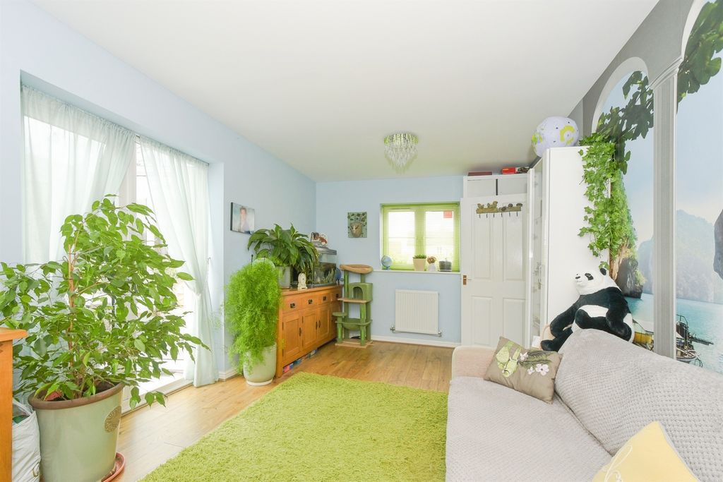 Property photo 3 of 17