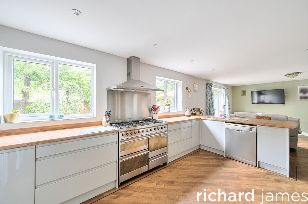 Property photo 3 of 25 157Bb9E474424Fe3911790522A24365B
