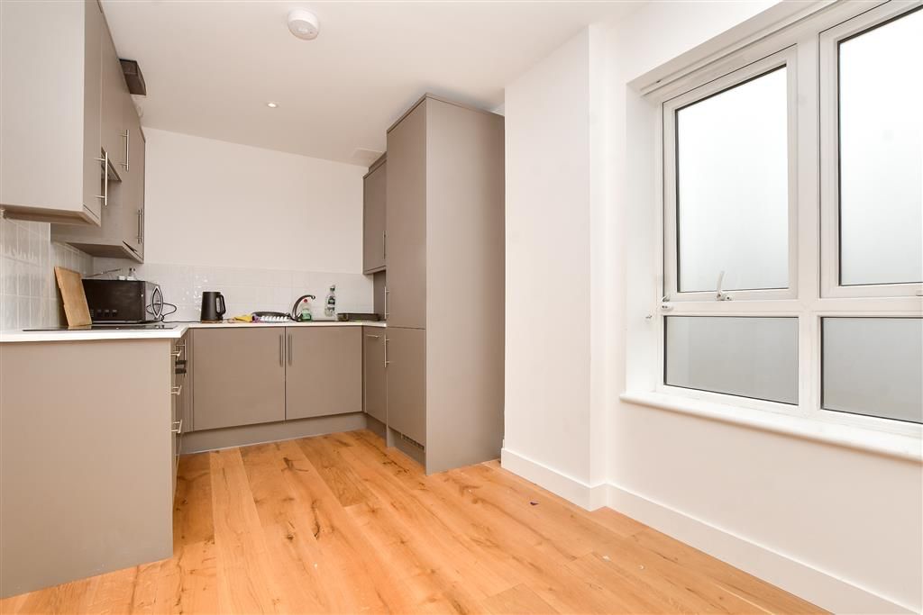 Property photo 2 of 10 Kitchen / Lounge / Diner