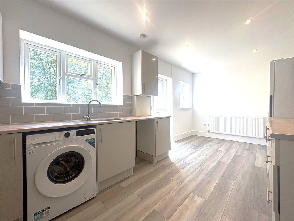 Property photo 3 of 13 Picture No. 10