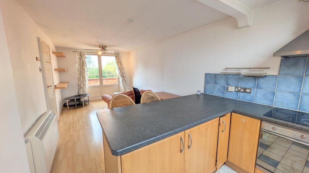 Property photo 3 of 8