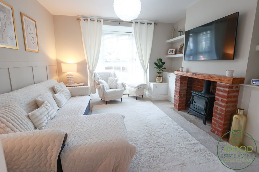 Property photo 2 of 20