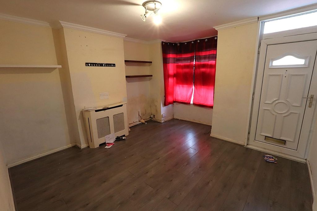 Property photo 3 of 9 Living Room