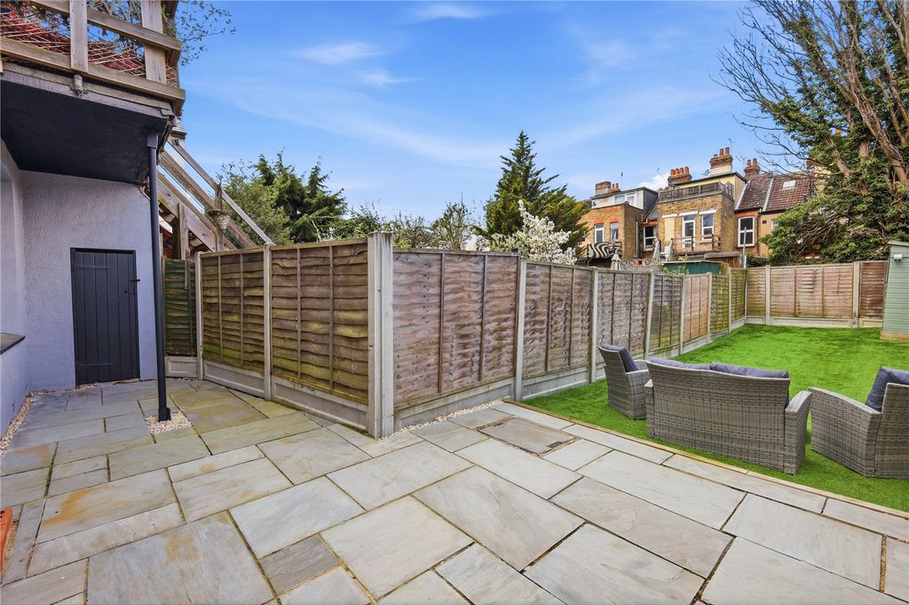 Property photo 3 of 19 Picture No. 21