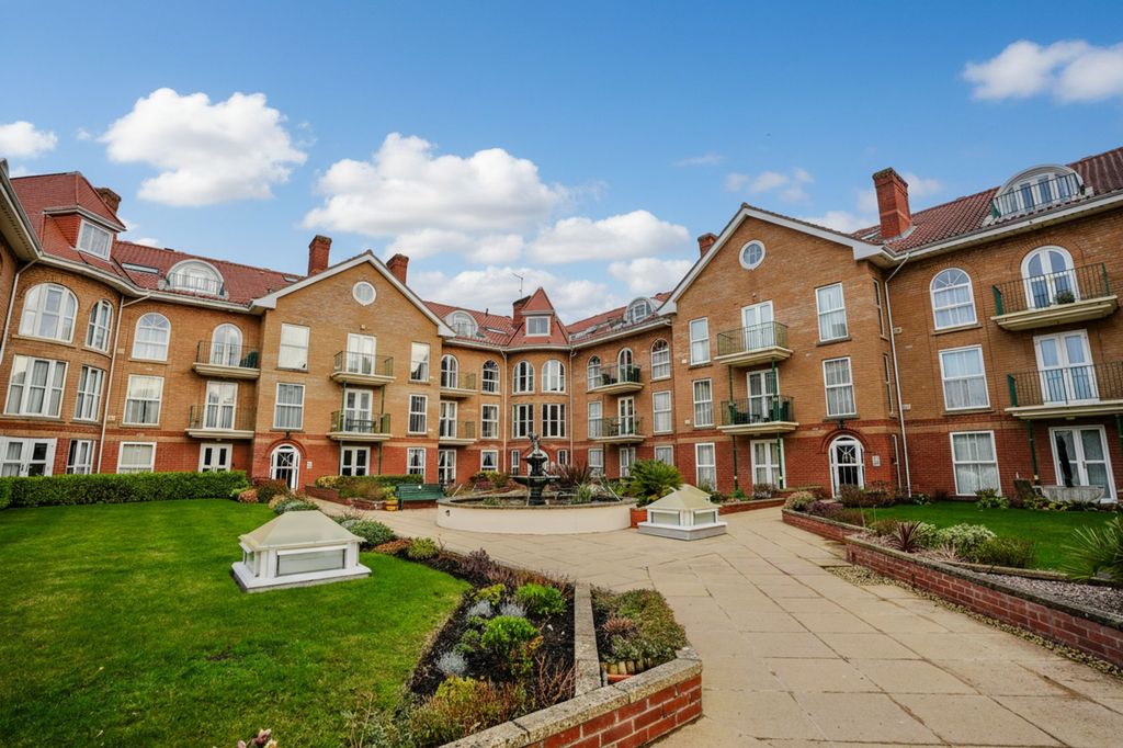 Property photo 1 of 22