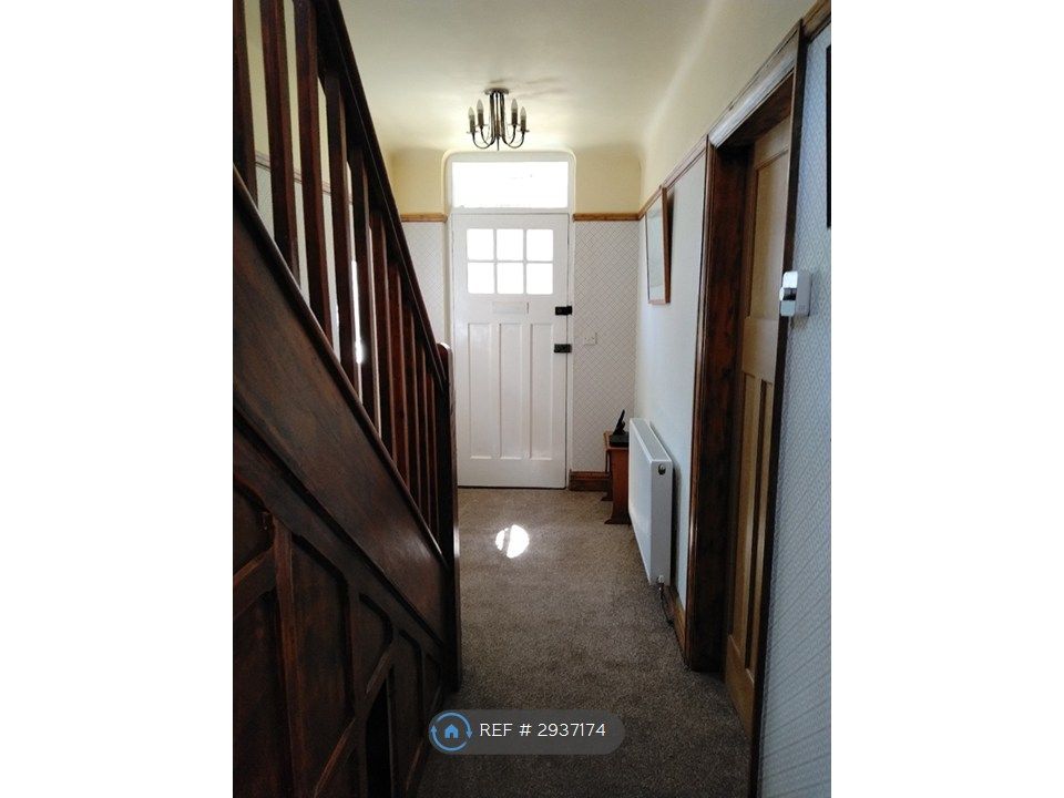 Property photo 3 of 34 Hallway