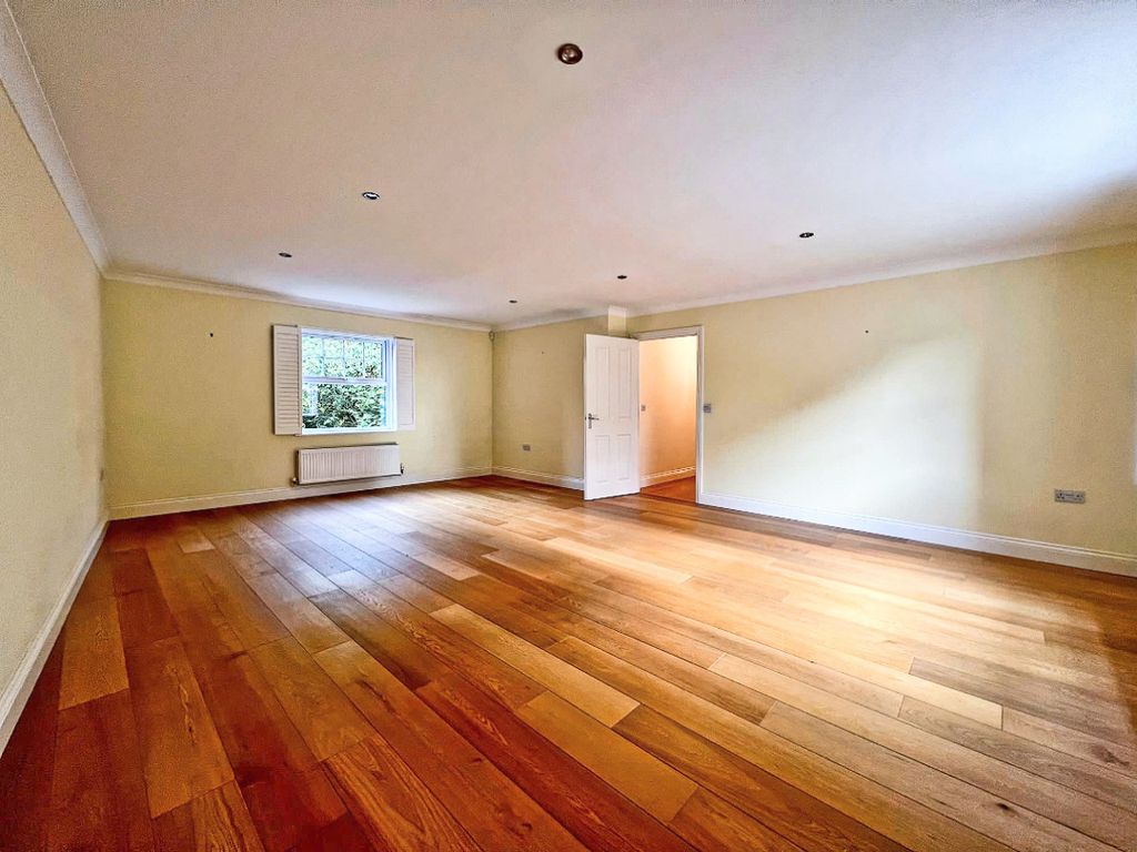 Property photo 2 of 10 2