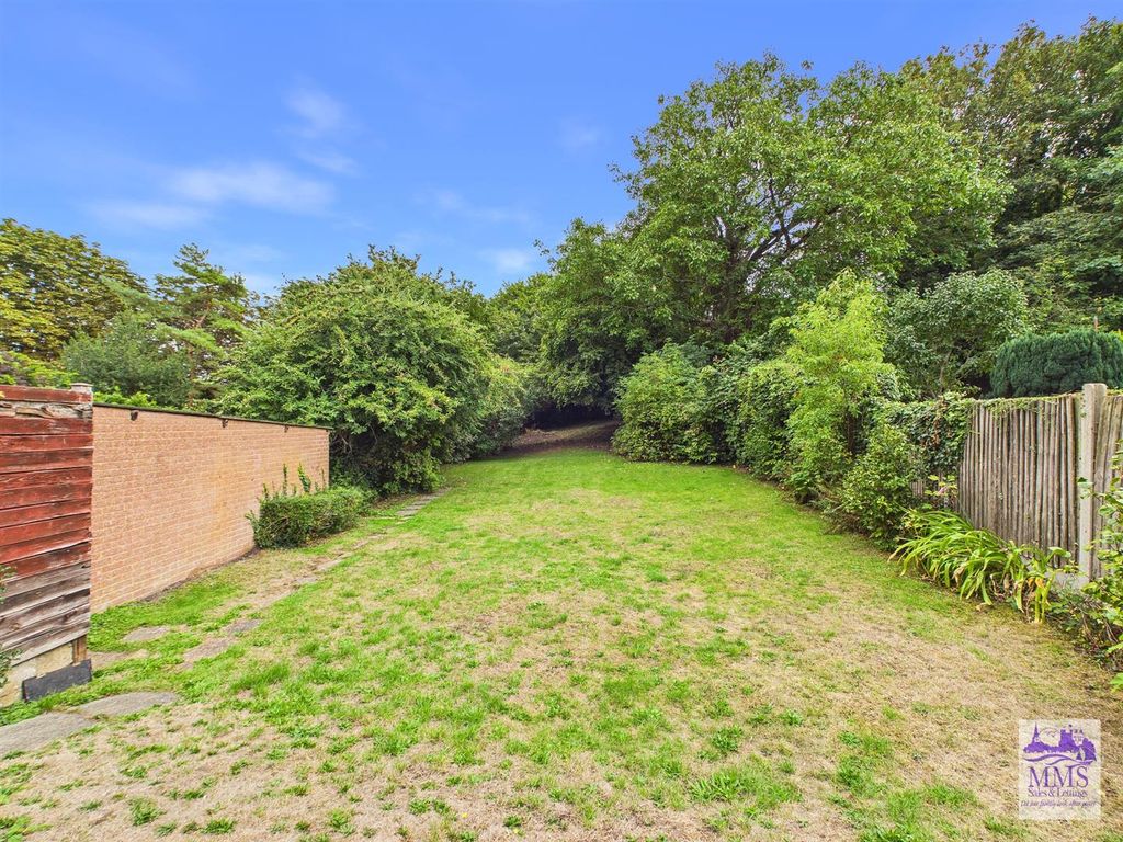 Property photo 3 of 19 Cam04098G0-Pr0281-Still011.Jpg