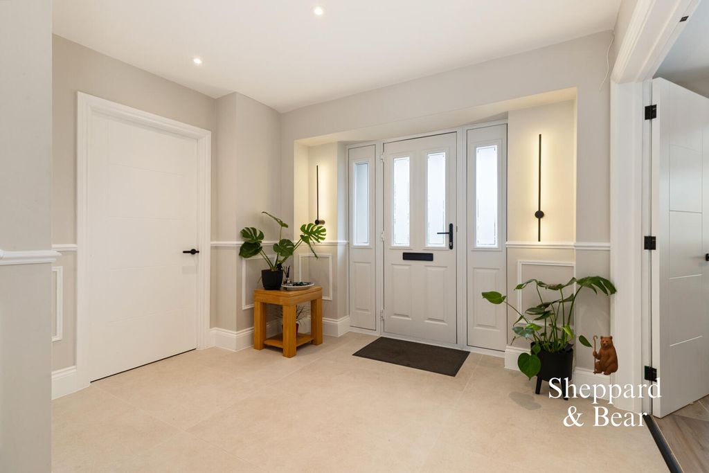 Property photo 2 of 61 0005-Vicarage-Court,-Marshfield,-Cf0003-0002Na-002