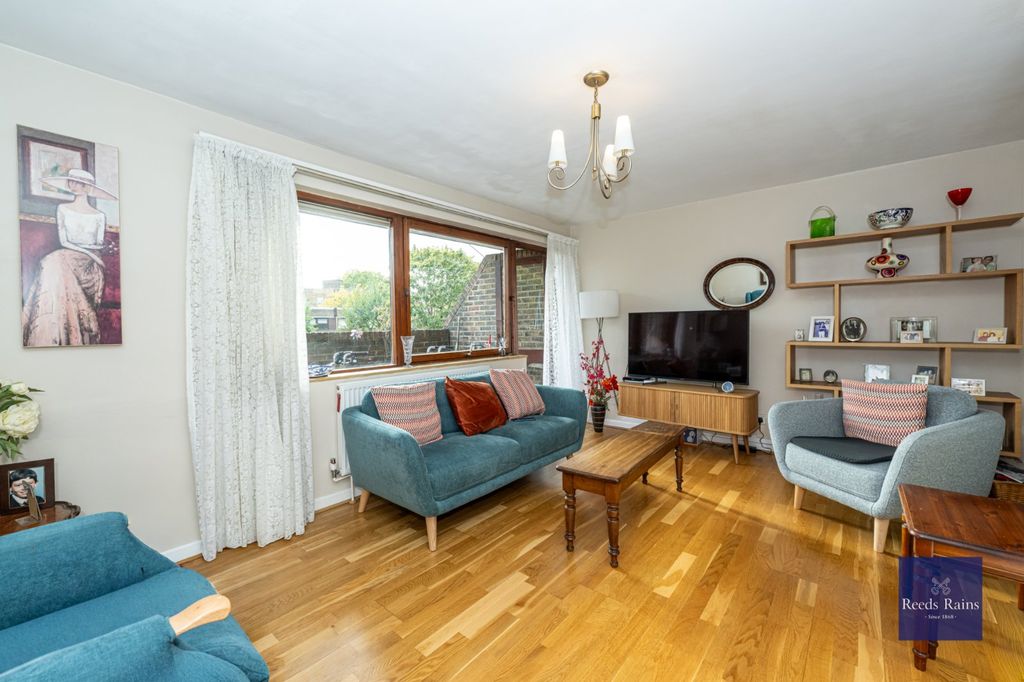 Property photo 2 of 16 Picture No. 14