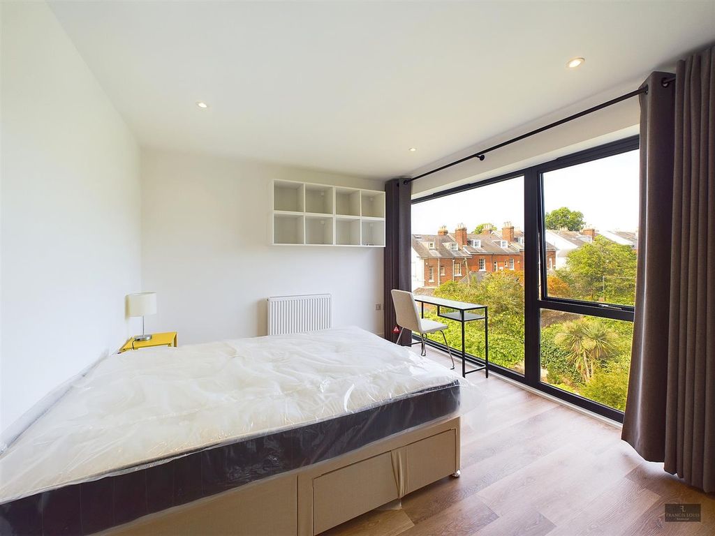 Additional image 6 of 2 bed flat to rentNew North Road, Exeter EX4