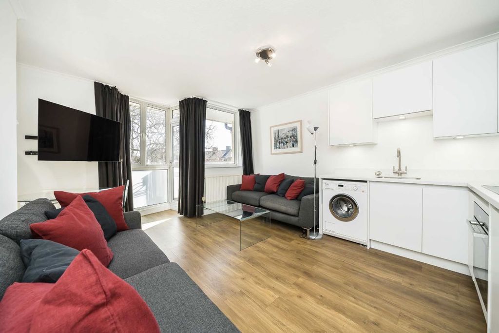 Property photo 2 of 8