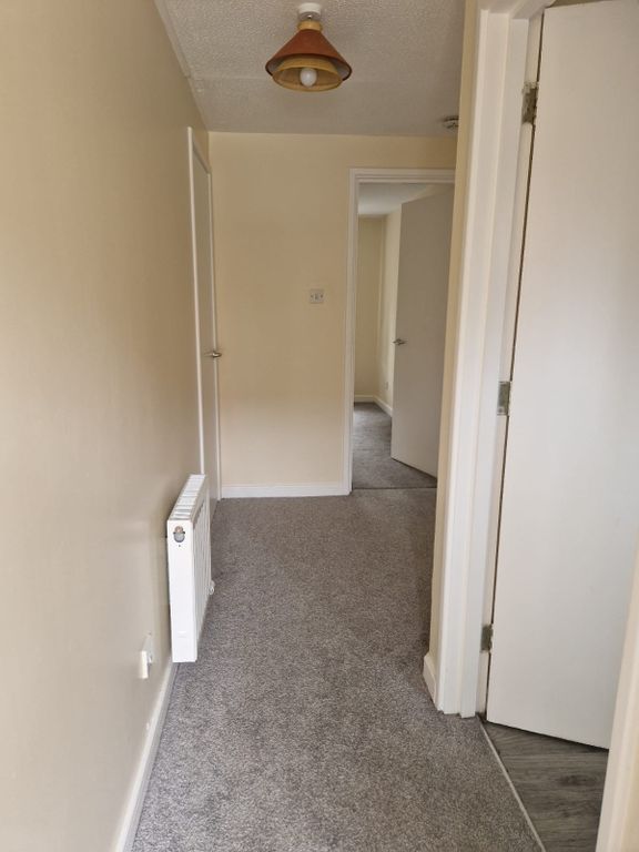 Property photo 3 of 10 Hallway