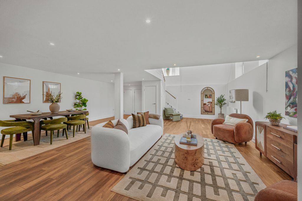 Property photo 3 of 11 Picture No. 06