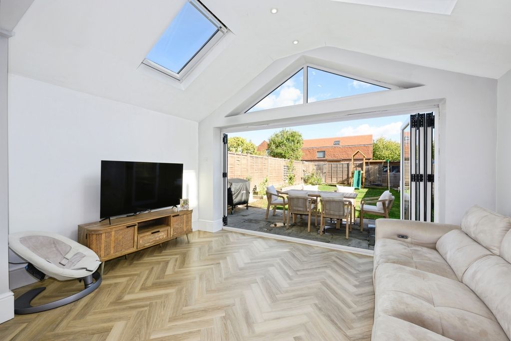 Property photo 2 of 16 Pbox-Img.Jpg