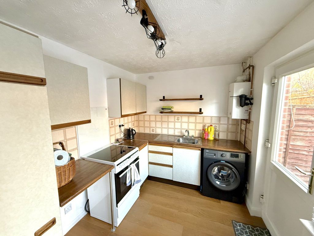 Property photo 2 of 8