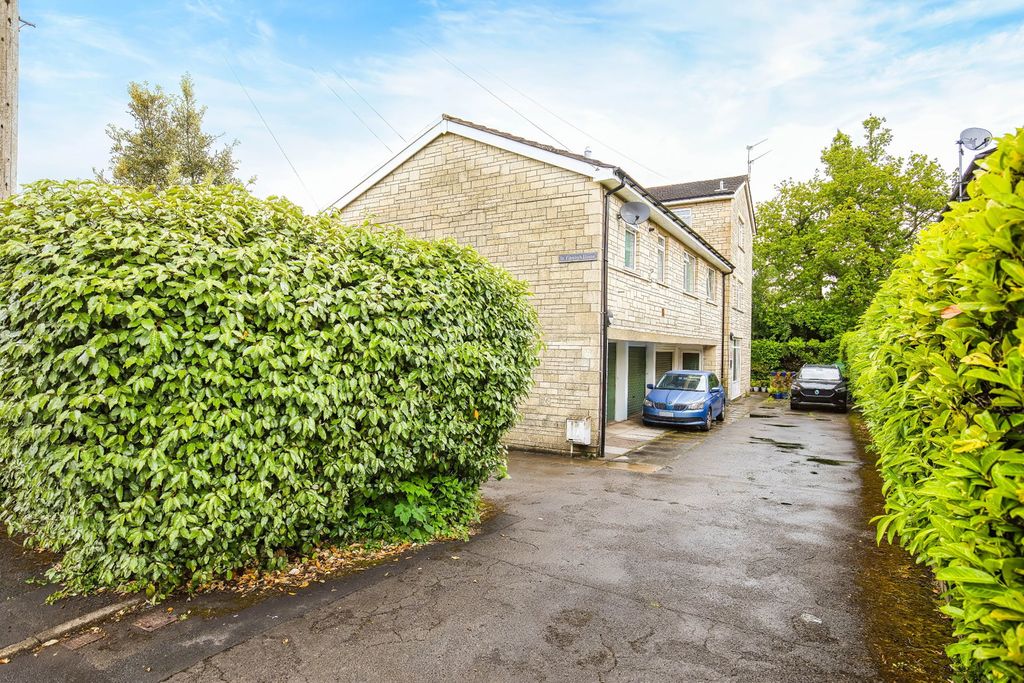 Property photo 1 of 30