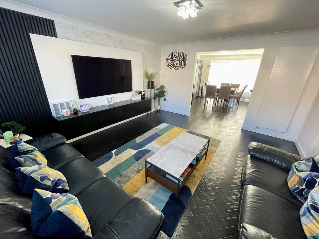 Property photo 3 of 15 4792654