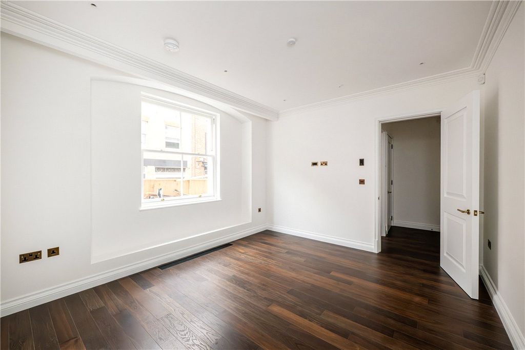Property photo 2 of 21 Picture No. 04