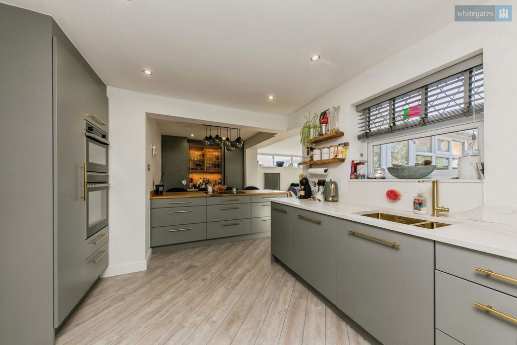 Property photo 3 of 17 Pbox-Img.Jpg