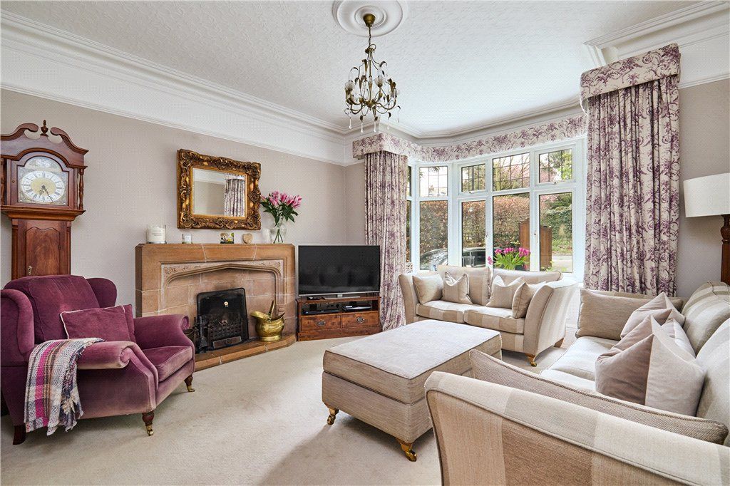 Property photo 3 of 28 Sitting Room