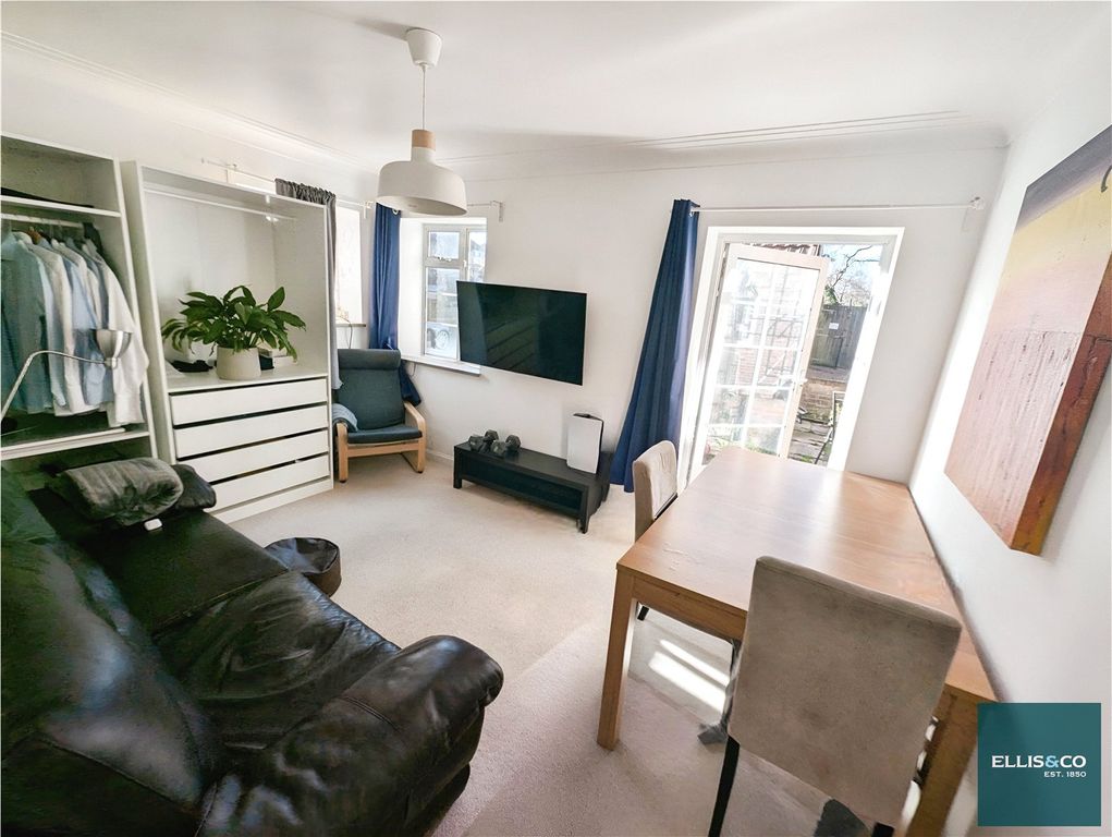 Property photo 2 of 11 Picture No. 34