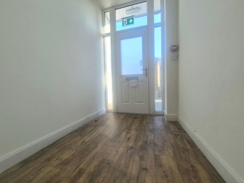 Property photo 2 of 11 Image