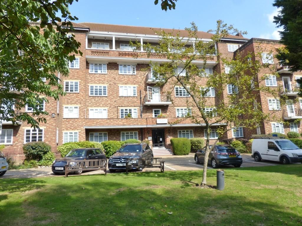Property photo 1 of 13 2 Bed Flat For Sale Pembroke Hall, London Nw4