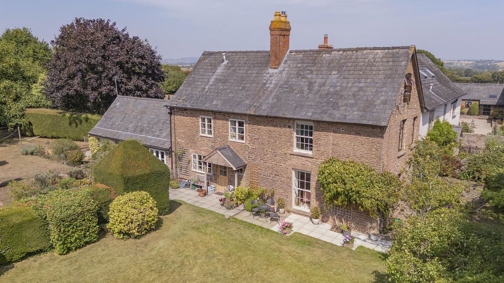 Property photo 3 of 23