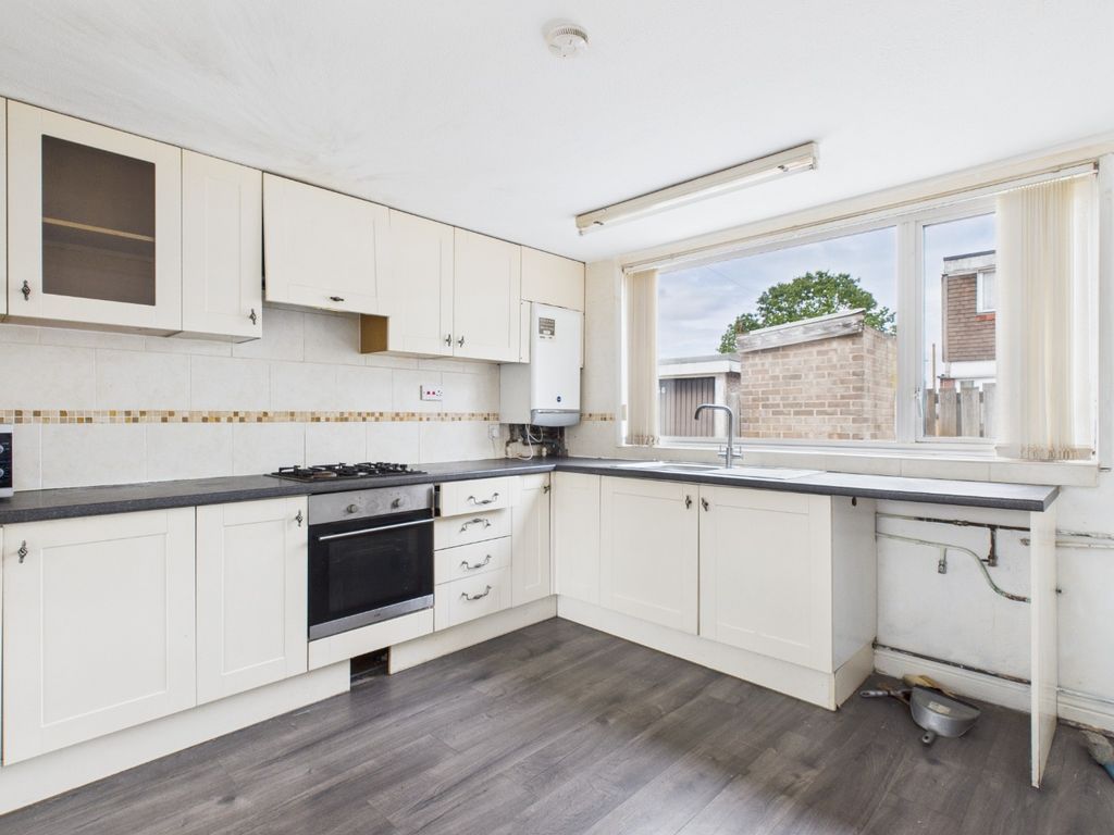 Property photo 2 of 13 4161004
