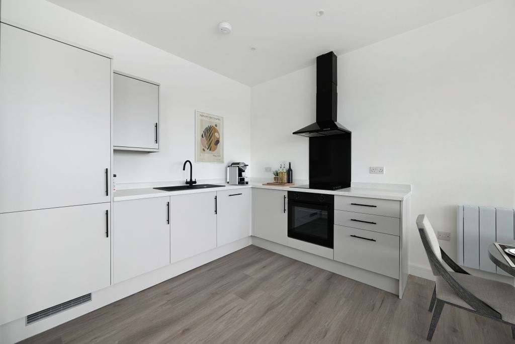 Property photo 3 of 7 Kitchen