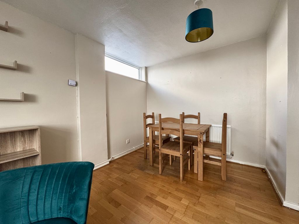 Property photo 3 of 7 Dining Area