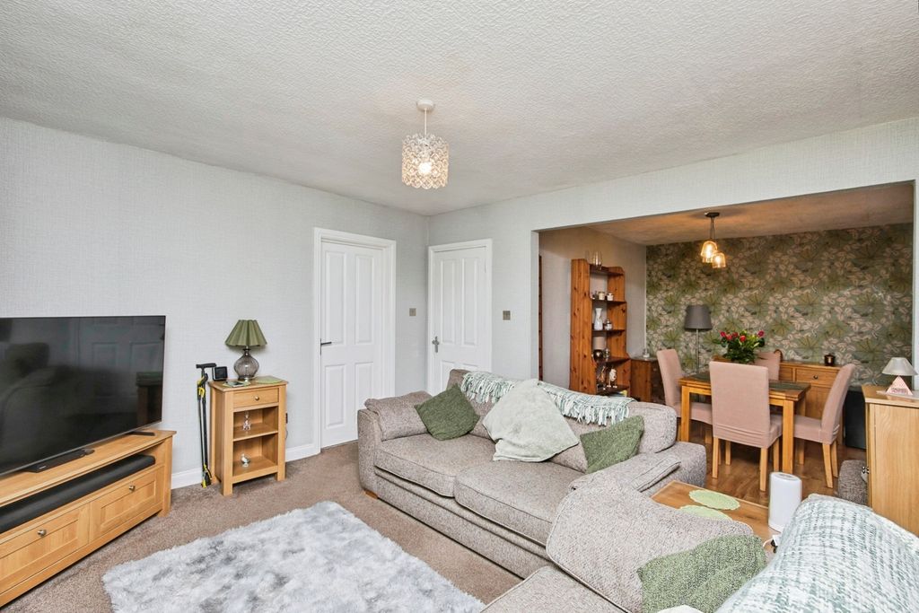 Property photo 2 of 16 Photo