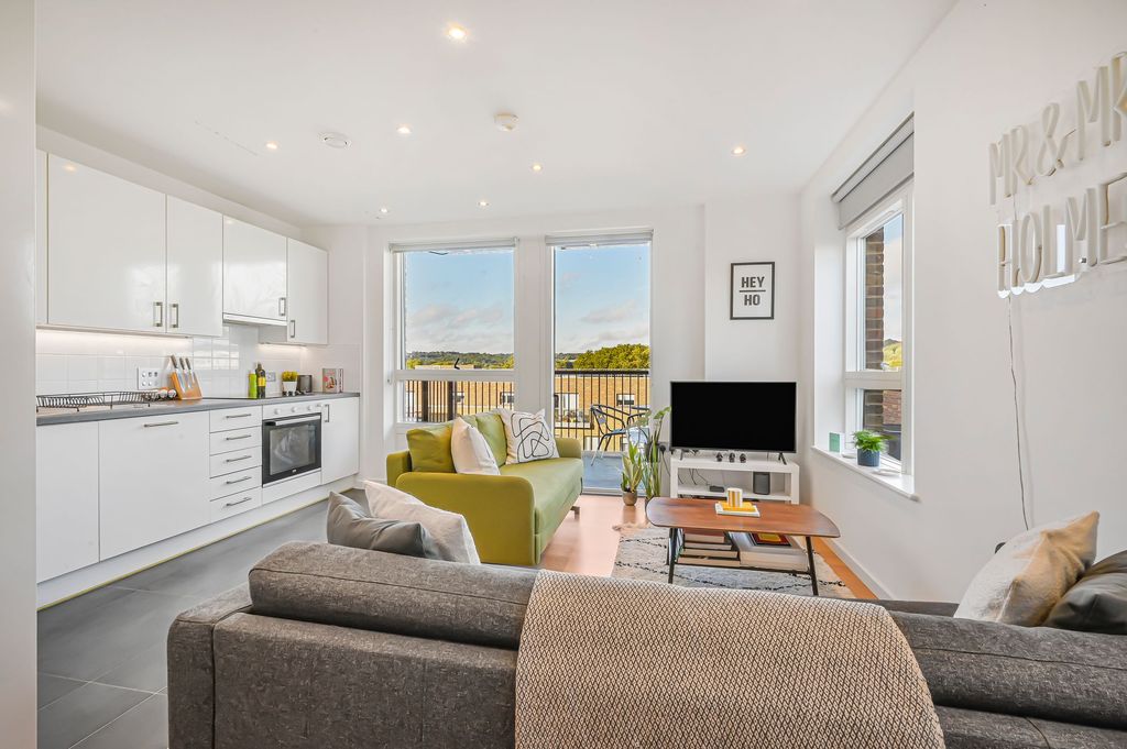 Property photo 2 of 12