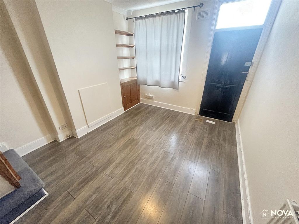 Property photo 3 of 16 Img_1403.Jpg