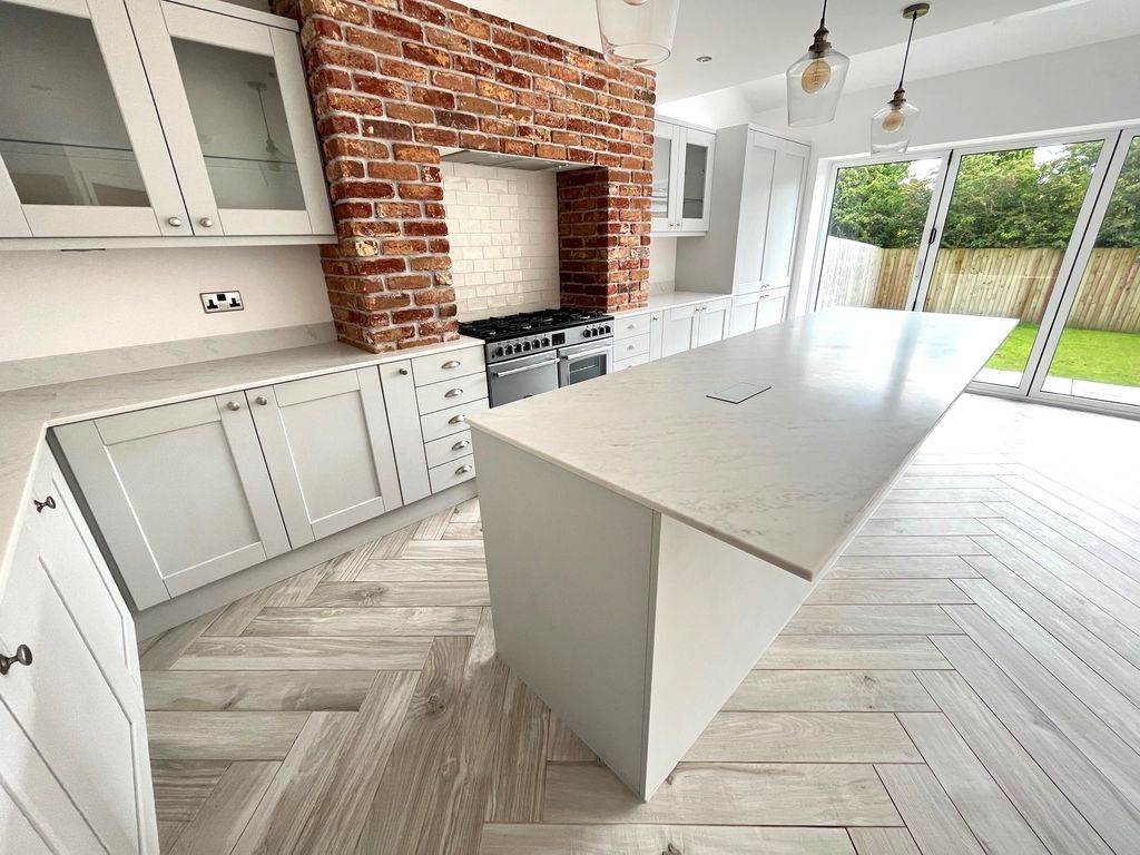Property photo 3 of 19 S4