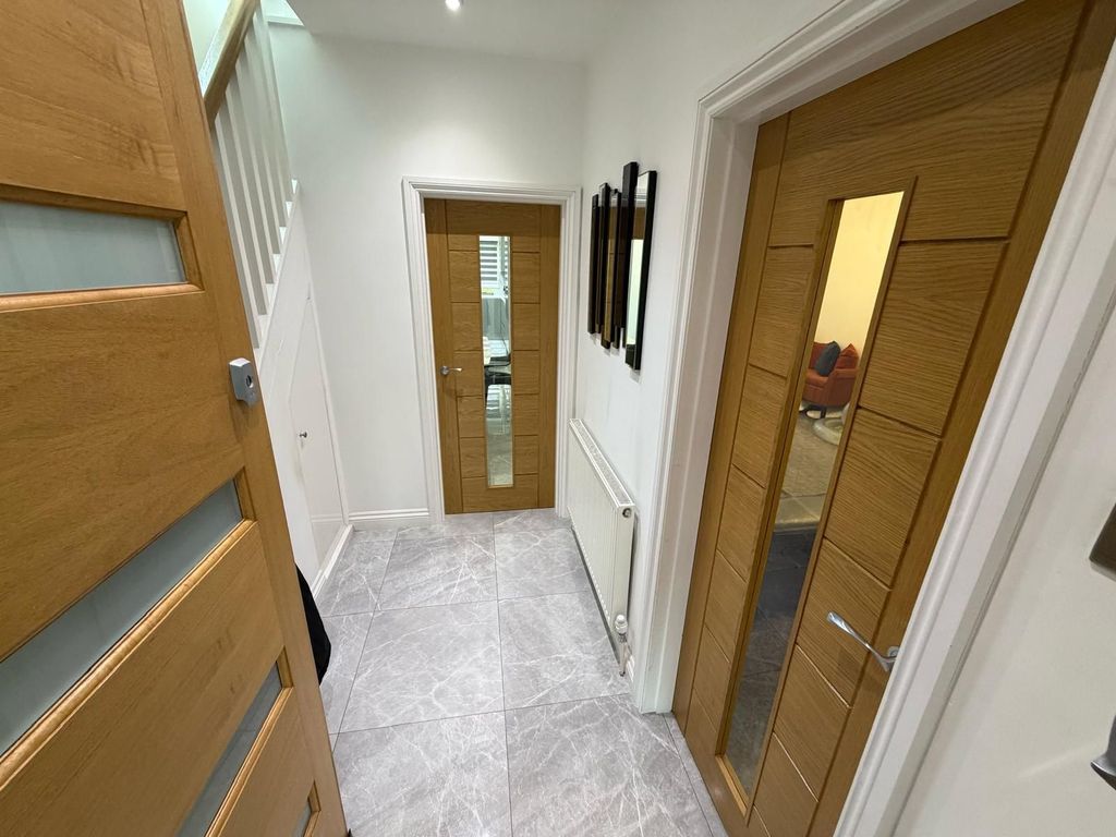 Property photo 3 of 35