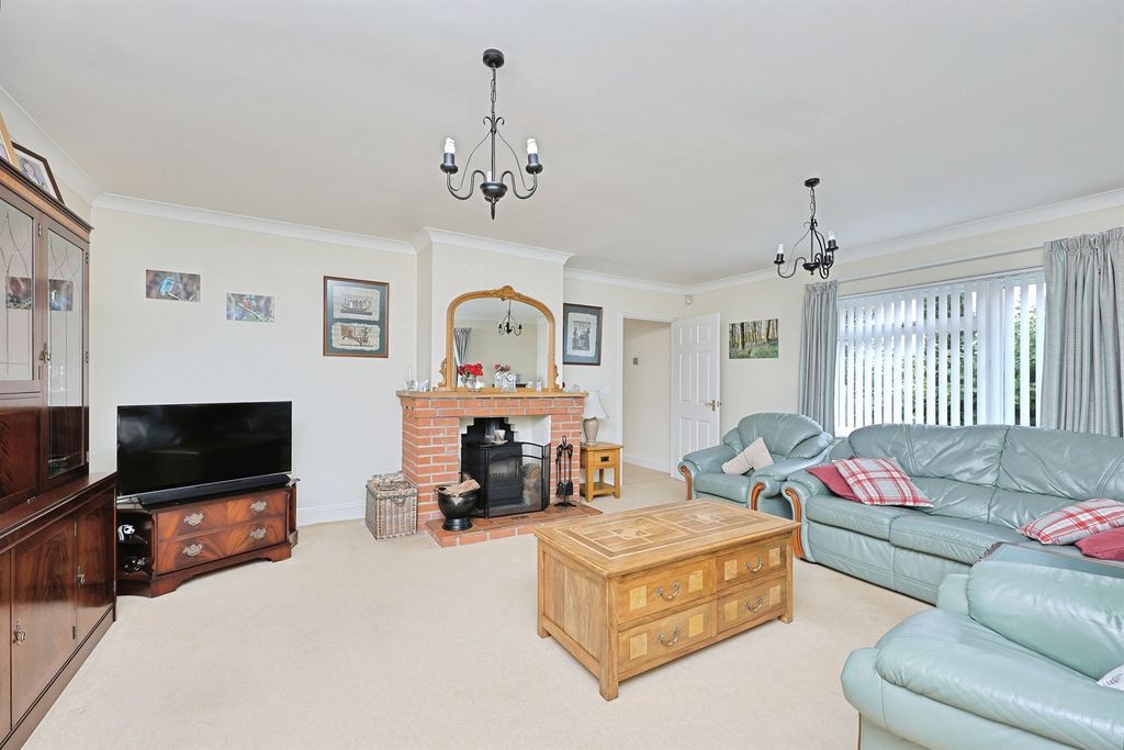 Property photo 3 of 27