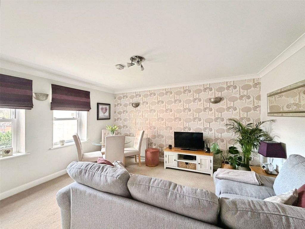 Property photo 2 of 14 Picture No. 04
