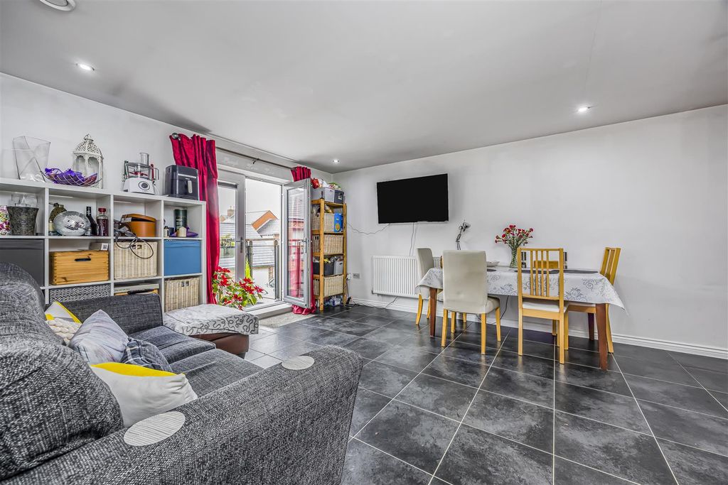 Property photo 1 of 15 15 Dexter Drive, Denmead-Porticomarketing-O'hara-7