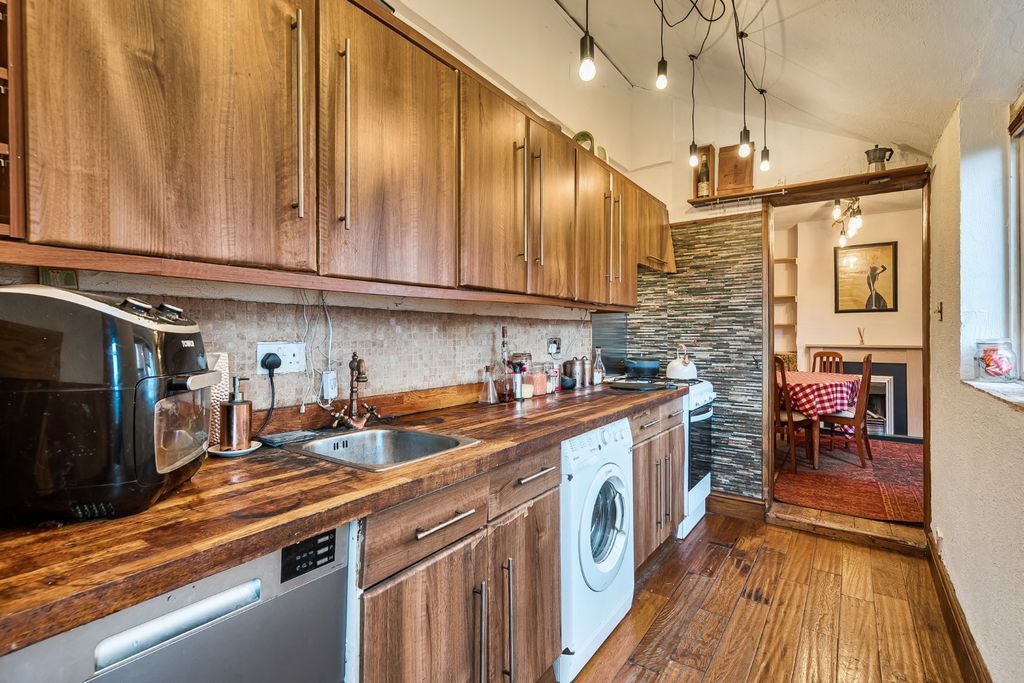 Property photo 2 of 20 Picture No. 51