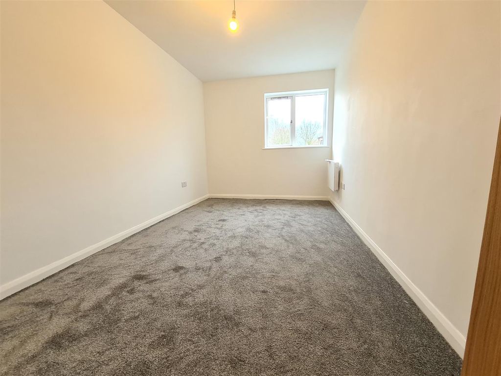 Property photo 1 of 5 Master Bedroom